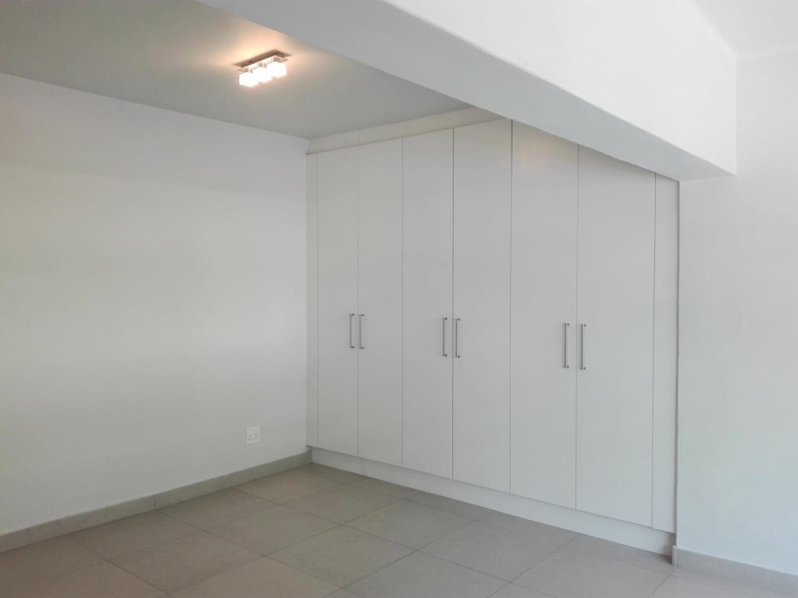 To Let 3 Bedroom Property for Rent in Sea Point Western Cape